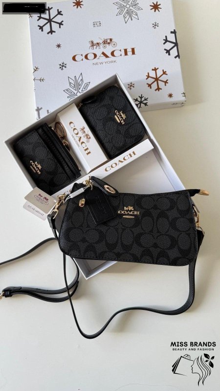 اسود مع نقشة