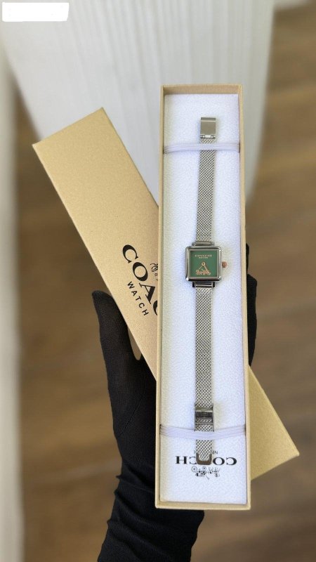 ساعة - كوتش- قشاط ناعم - شامل علبة الشركة